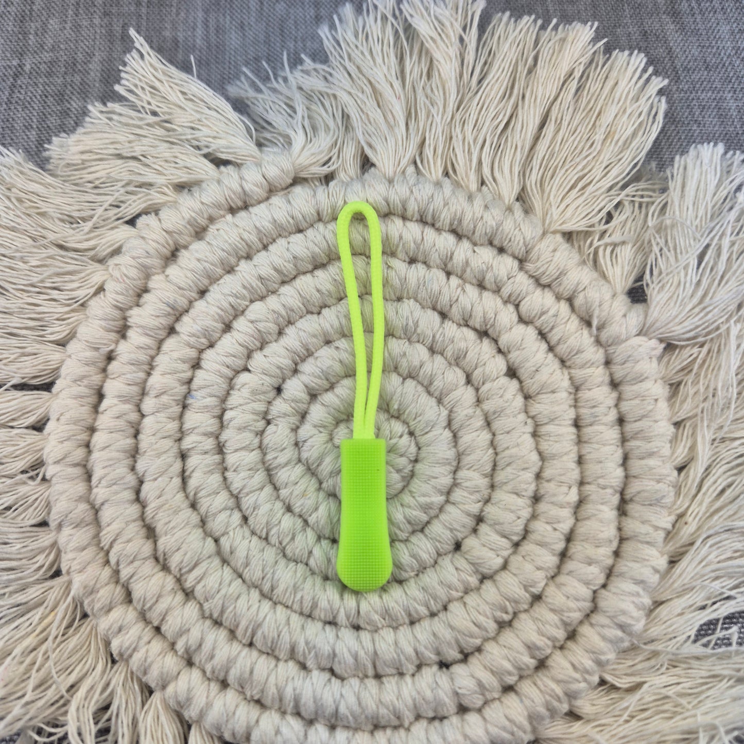 ZIPPER ANHÄNGER | Neongrün