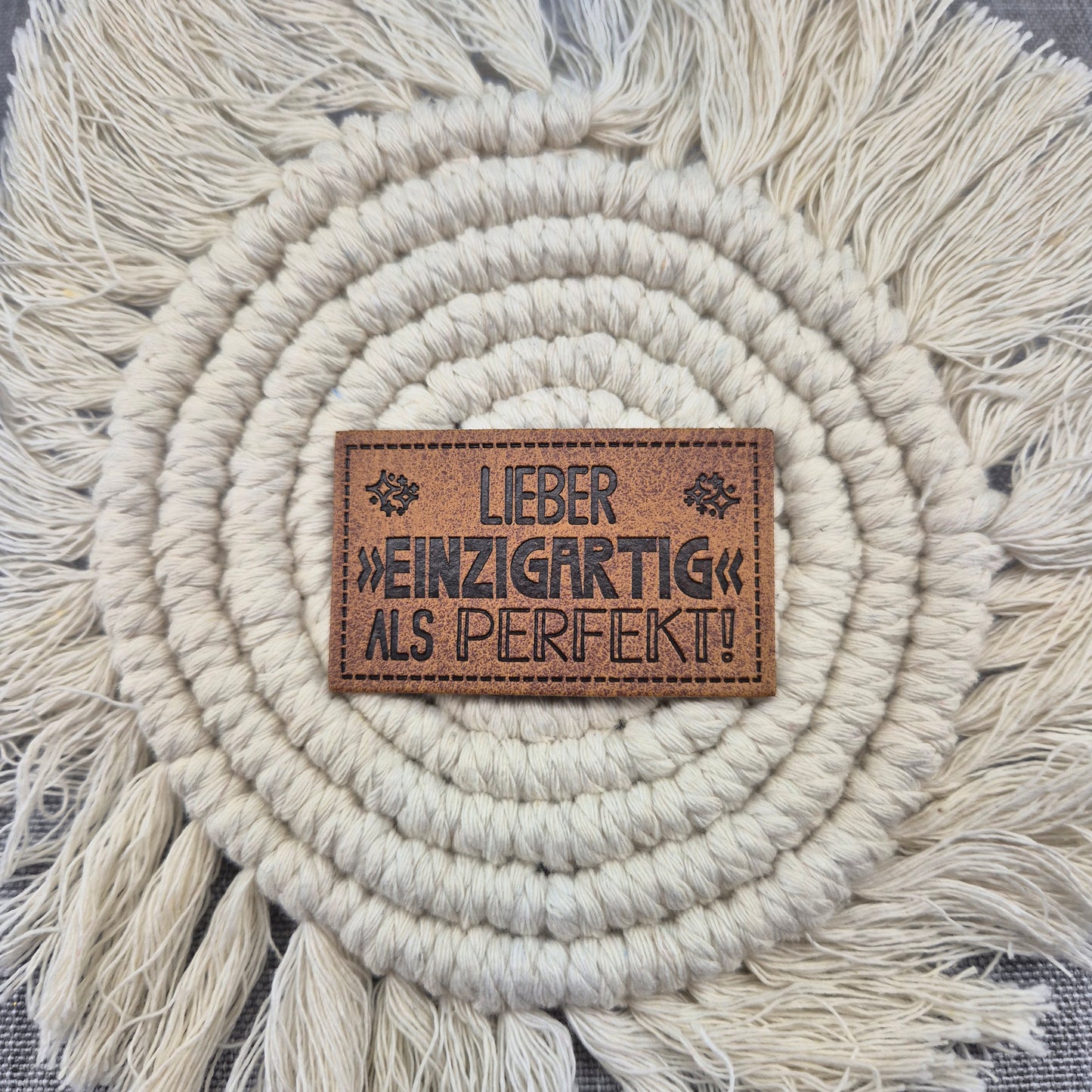 Lieber einzigartig als perfekt | Kunstelderlabel